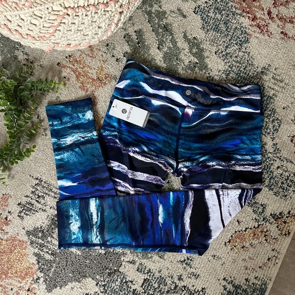 New Apana Women's Vibrant Multi Color Patterned Athletic Yoga Pants Leggings - Picture 3 of 14